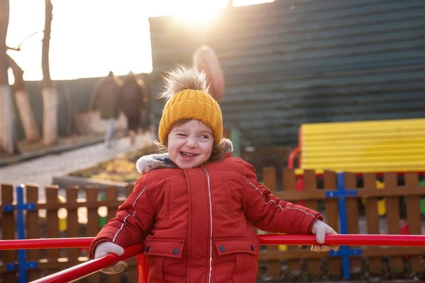Bonnet à pompon enfant : chaleur et style français